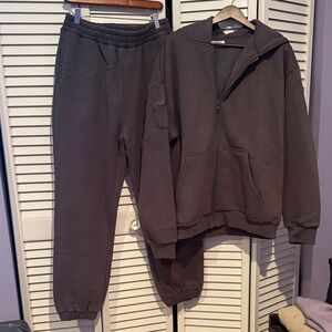 Comfrt Gray Zip-Up Hoodie NWOT